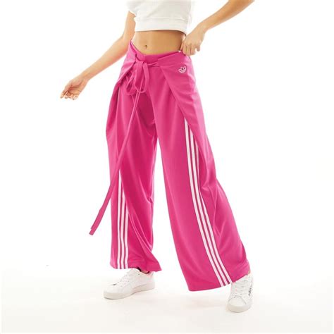 adidas damen kurze hose pink|Kurze pinke adidas Sporthosen für ein heißes Workout .